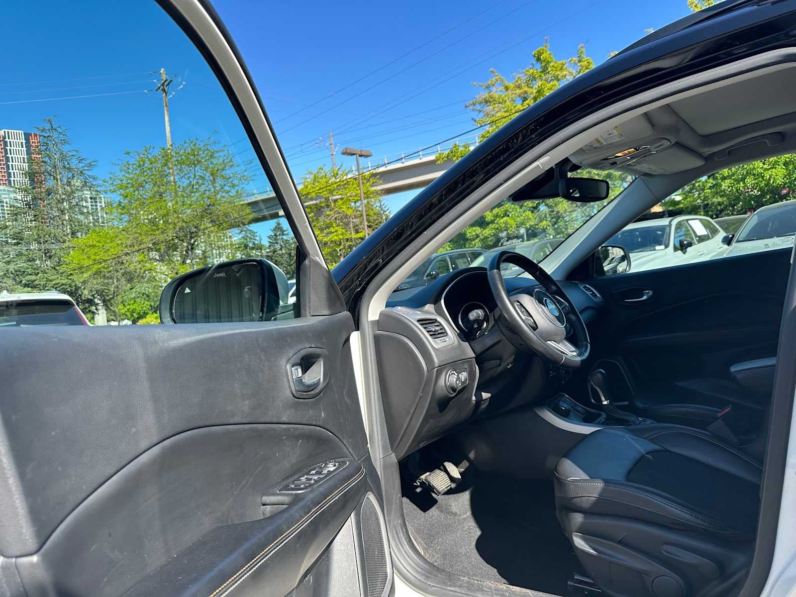 2020 Jeep Compass Latitude w/Sun/Safety Pkg