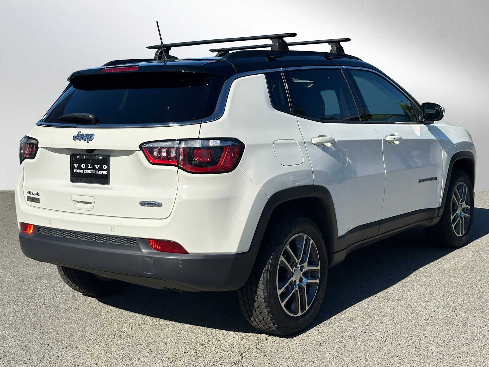 2020 Jeep Compass Latitude w/Sun/Safety Pkg