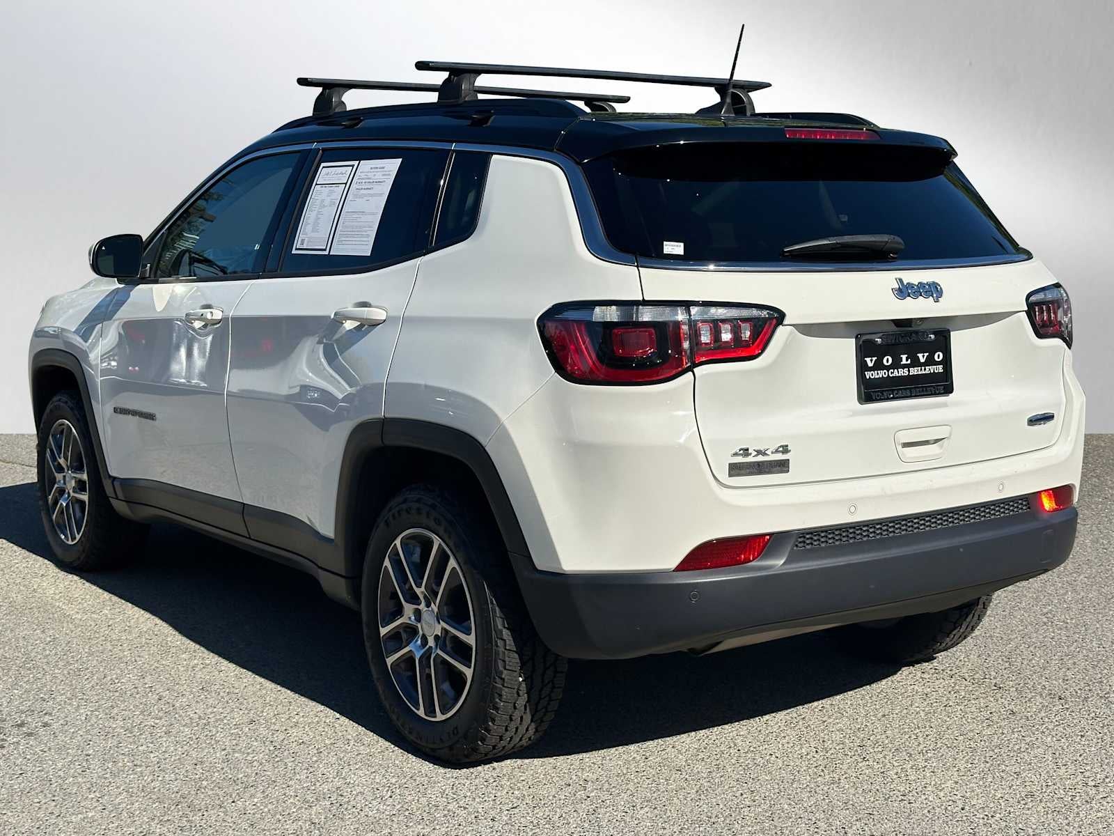 2020 Jeep Compass Latitude w/Sun/Safety Pkg
