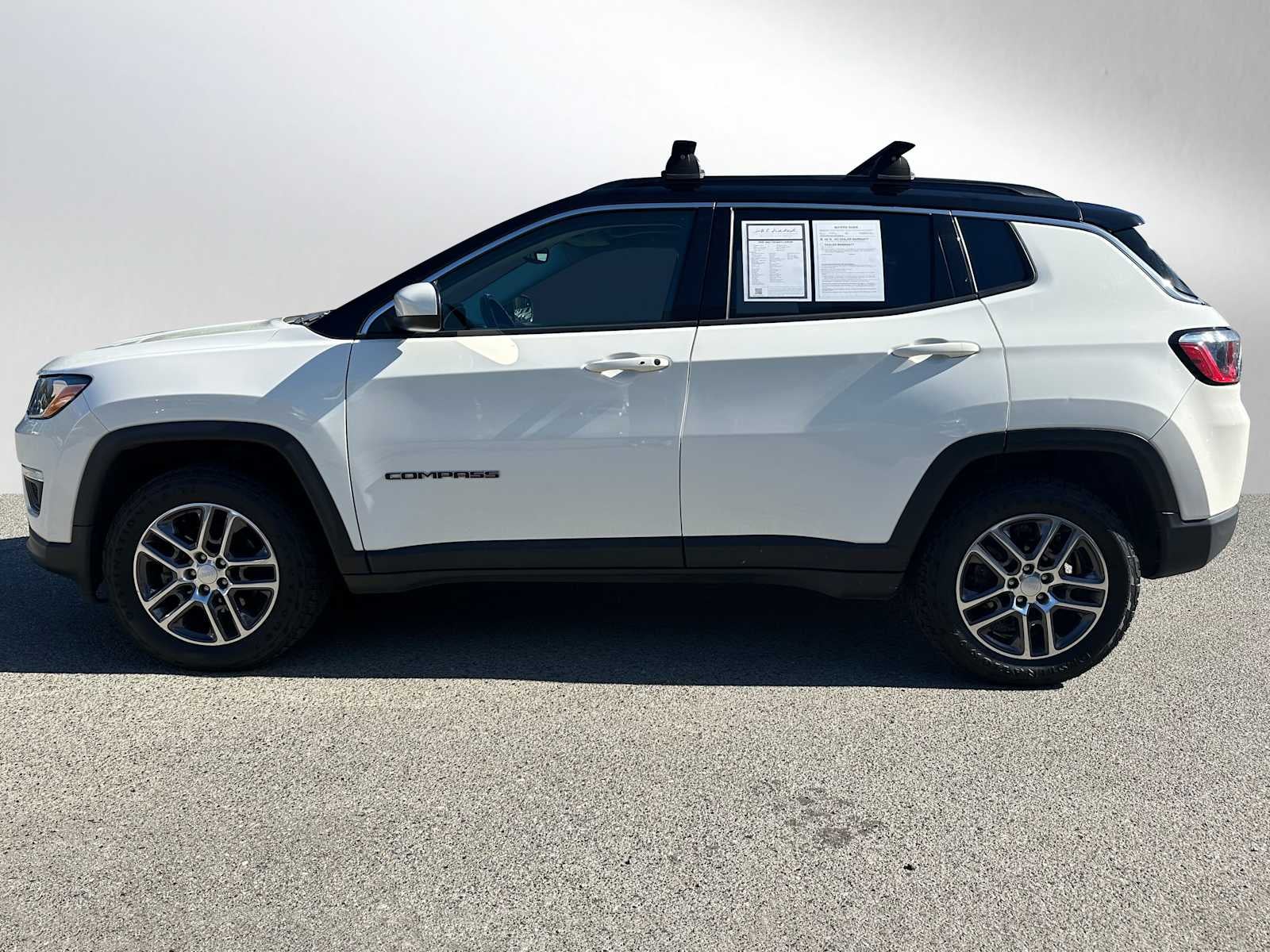 2020 Jeep Compass Latitude w/Sun/Safety Pkg