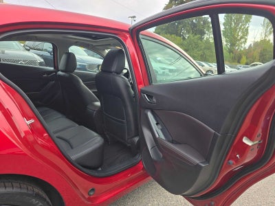 2018 Mazda Mazda3 5-Door Touring