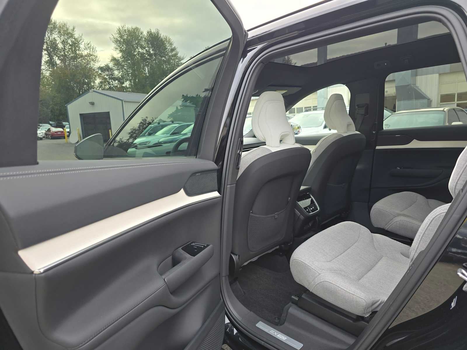 2025 Volvo EX90 Ultra