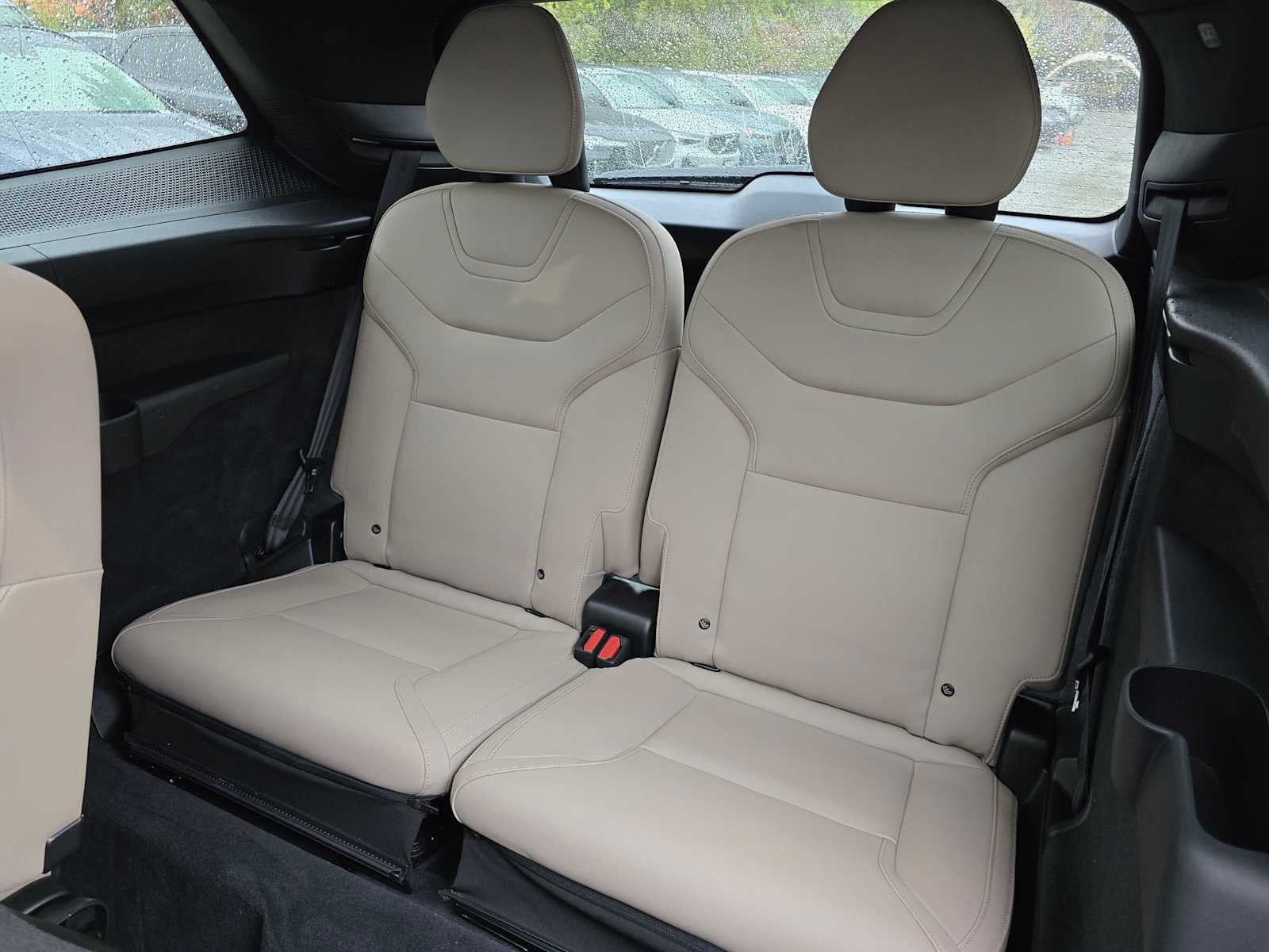 2025 Volvo EX90 Plus