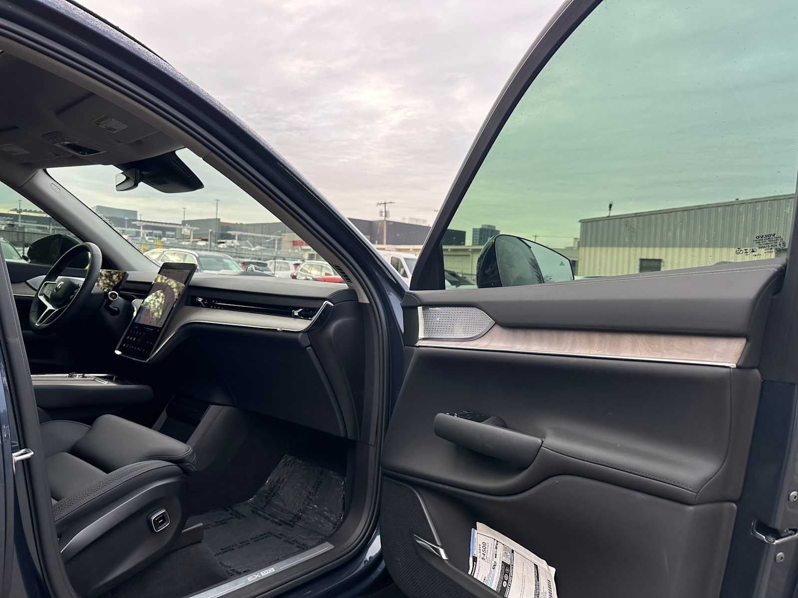 2025 Volvo EX90 Ultra