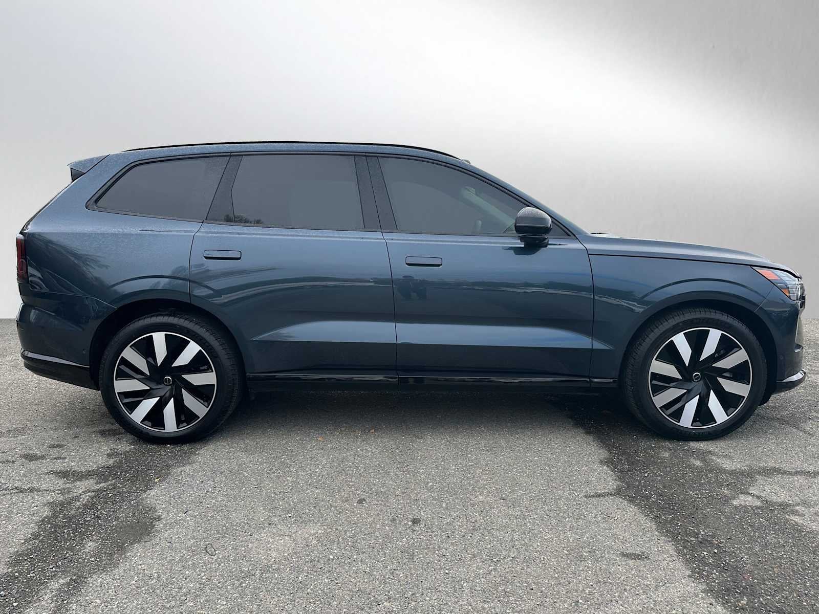 2025 Volvo EX90 Ultra