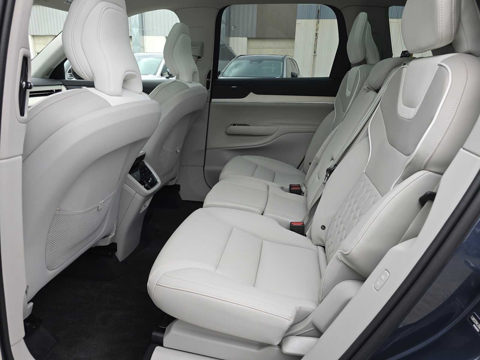 2025 Volvo EX90 Ultra