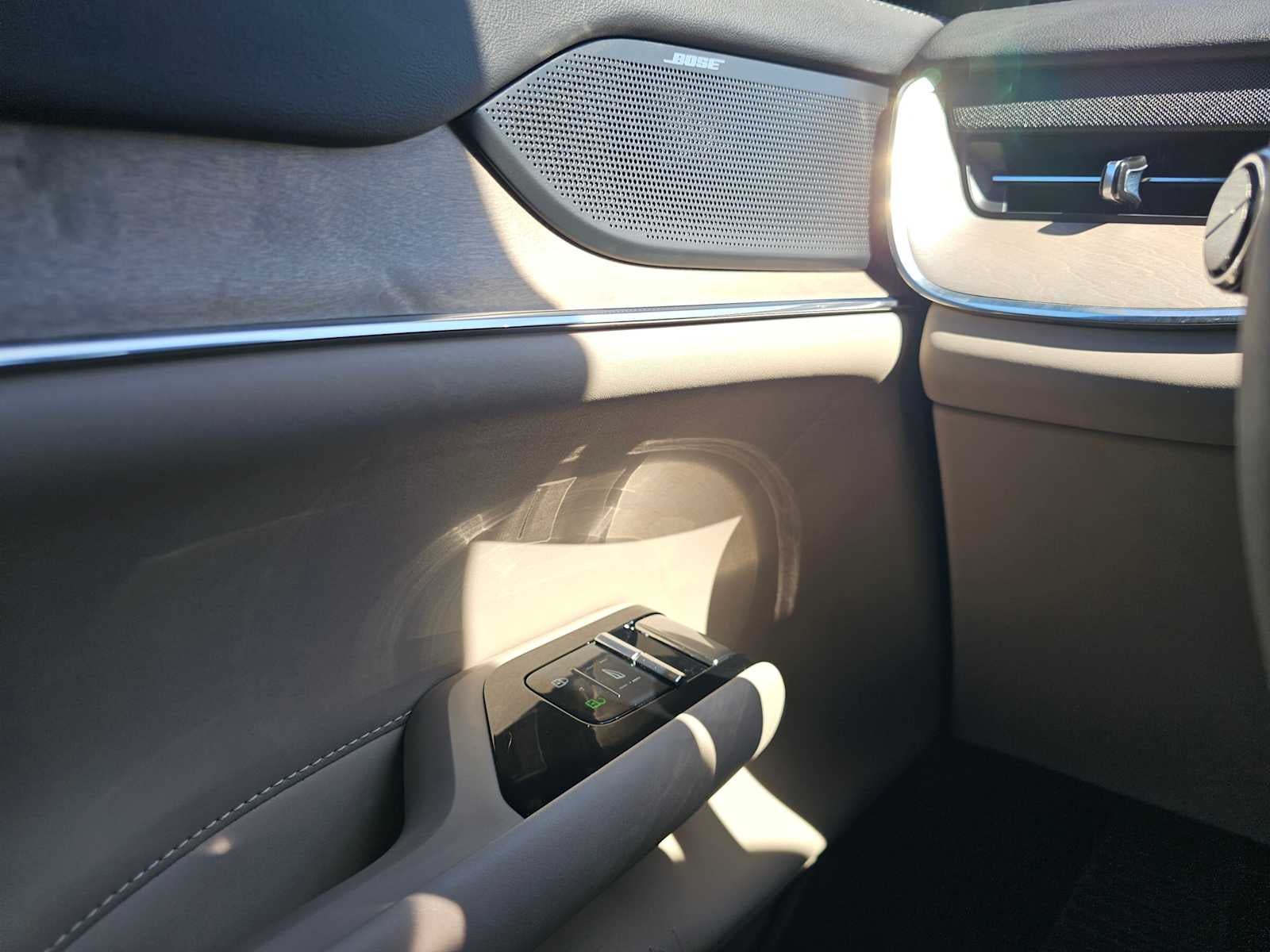 2025 Volvo EX90 Ultra