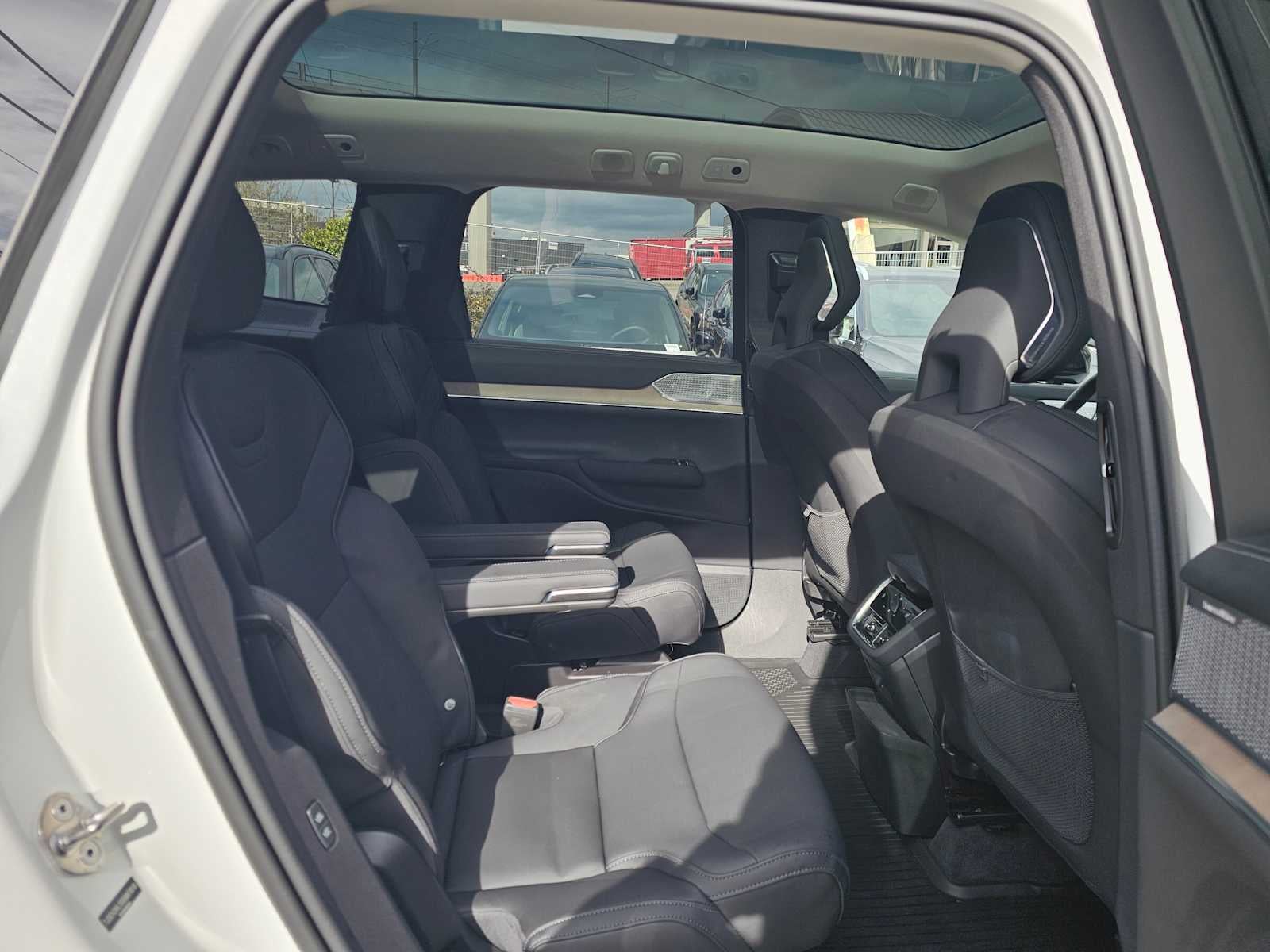 2025 Volvo EX90 Ultra