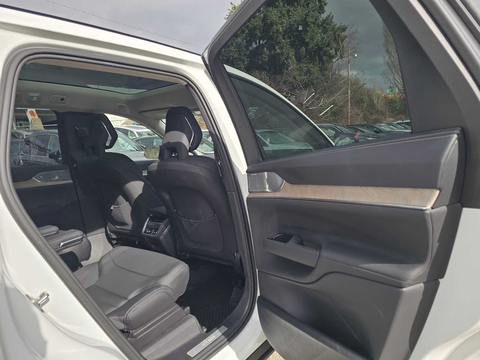 2025 Volvo EX90 Ultra