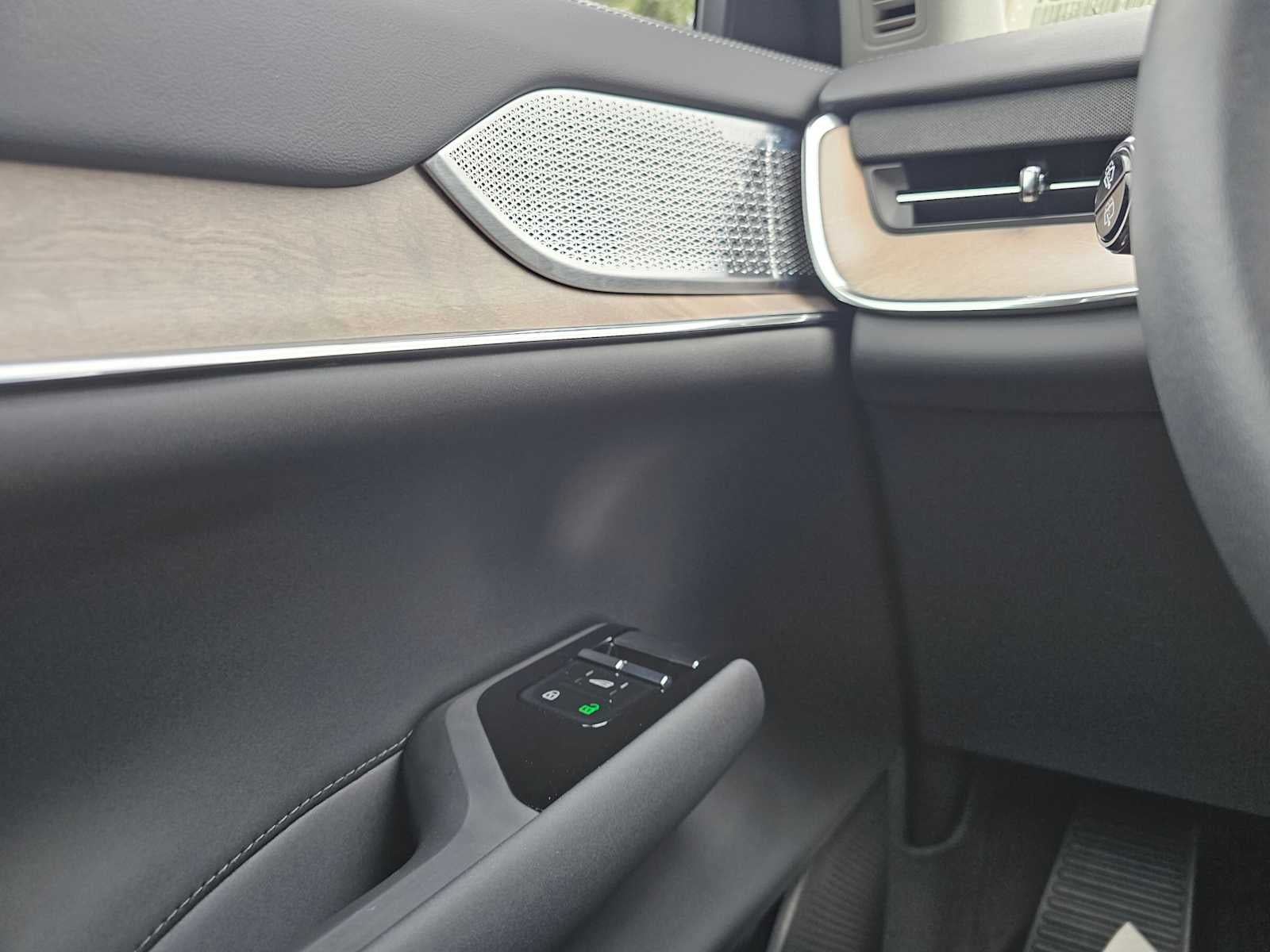 2025 Volvo EX90 Ultra