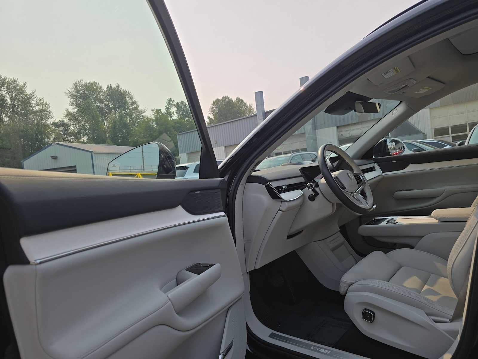 2025 Volvo EX90 Ultra