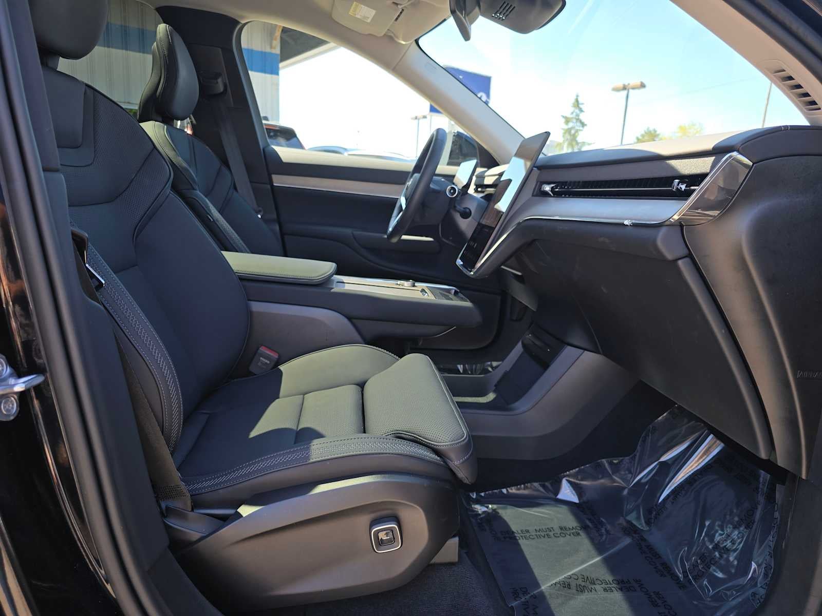 2025 Volvo EX90 Plus