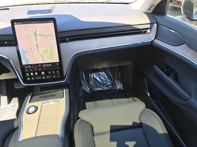 2025 Volvo EX90 Plus