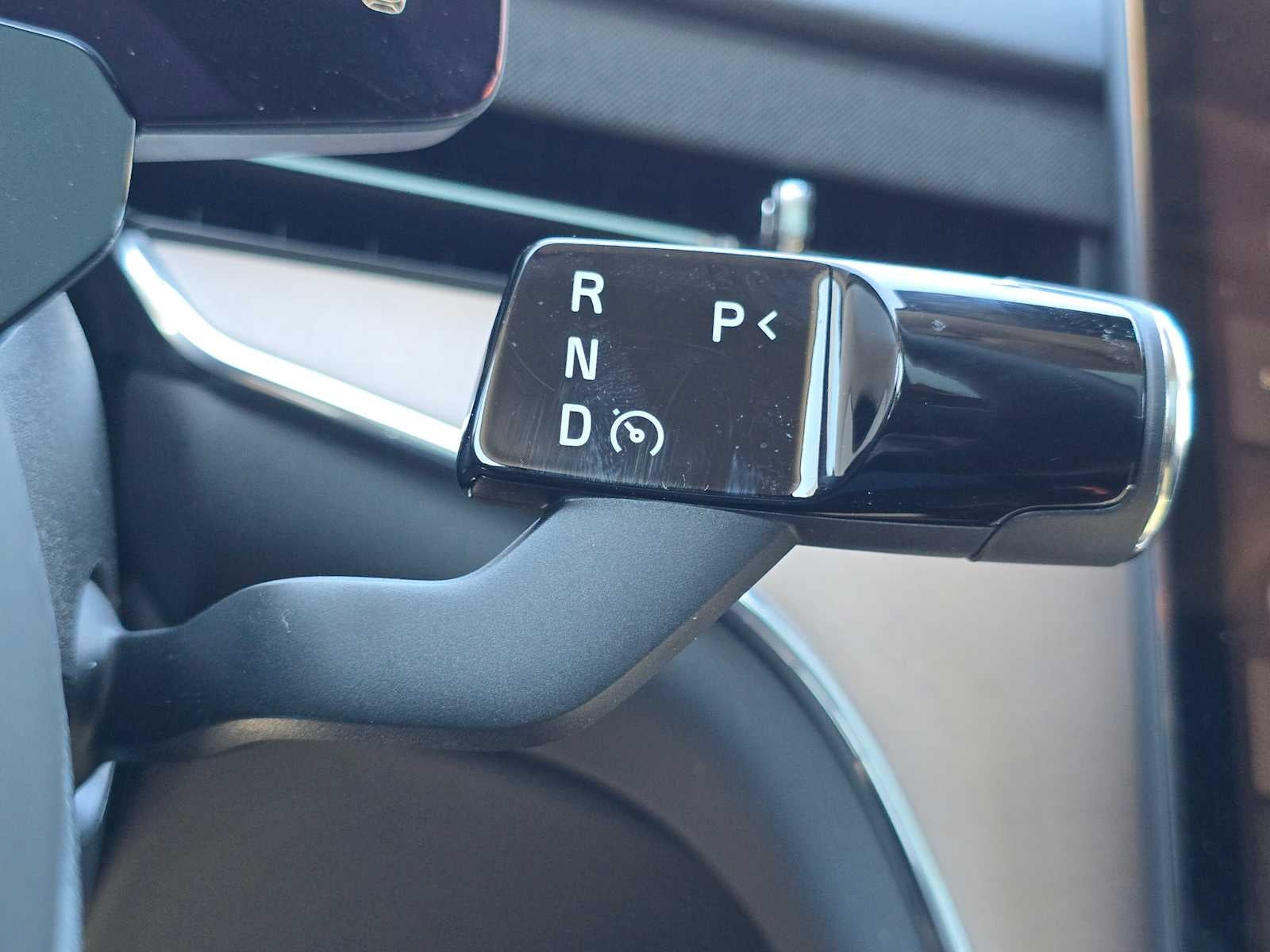 2025 Volvo EX90 Plus