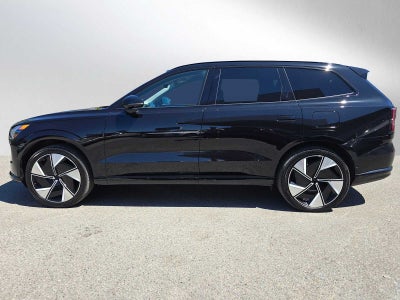 2025 Volvo EX90 Plus