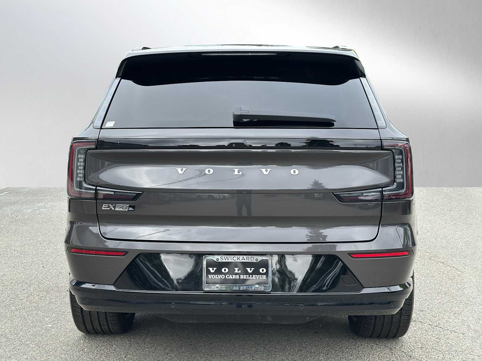 2025 Volvo EX90 Plus