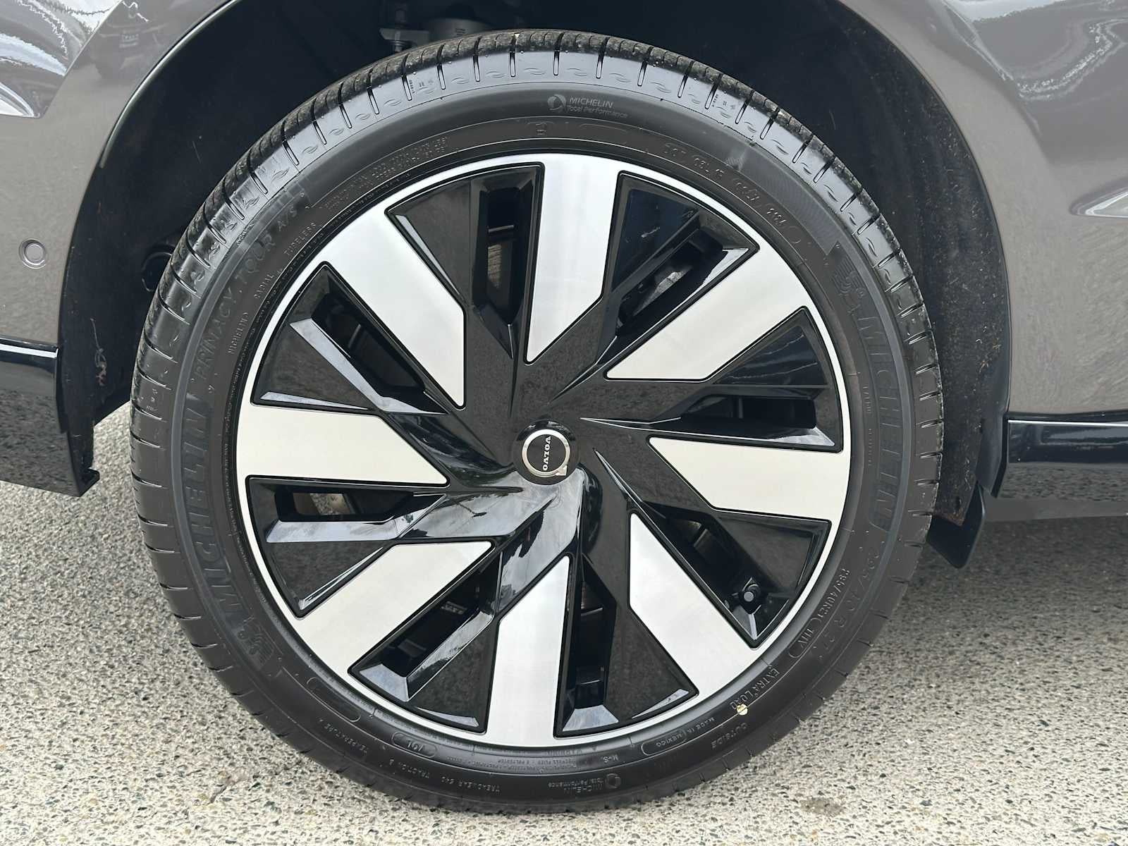2025 Volvo EX90 Plus
