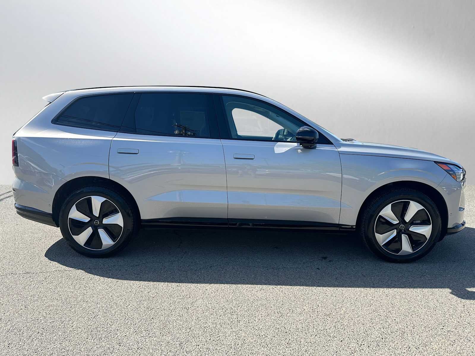 Used 2025 Volvo EX90 Plus with VIN 7JDEV3VK9SG011910 for sale in Lynnwood, WA