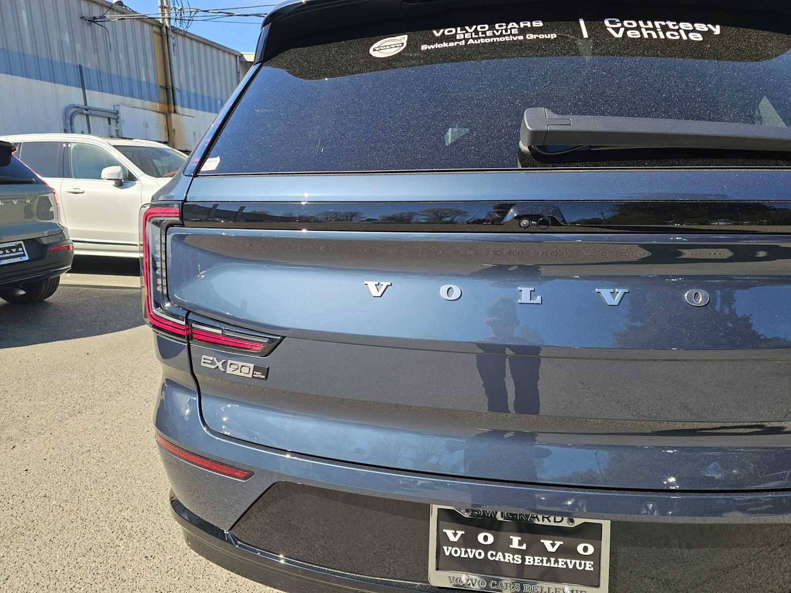 2025 Volvo EX90 Plus