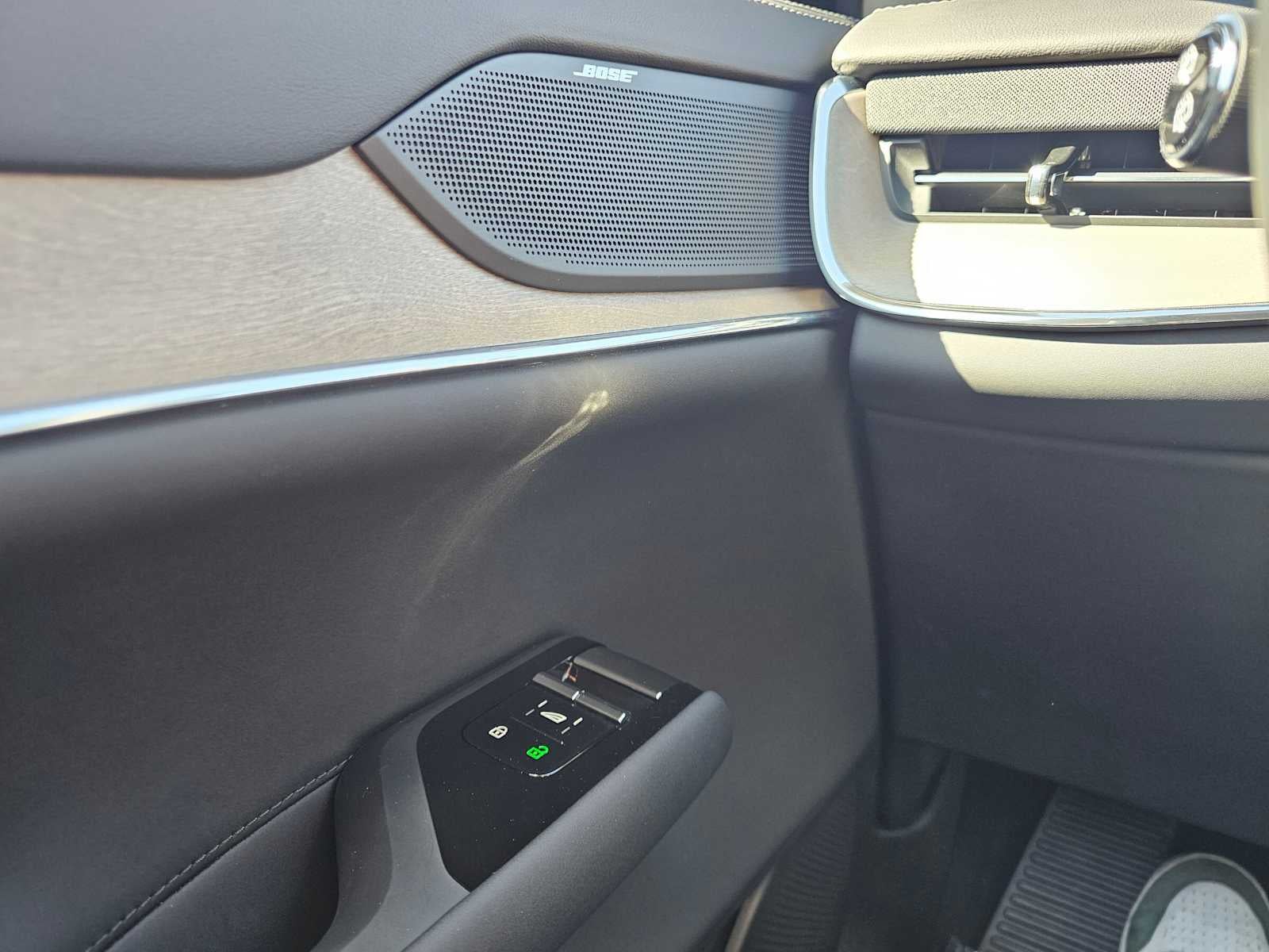 2025 Volvo EX90 Plus