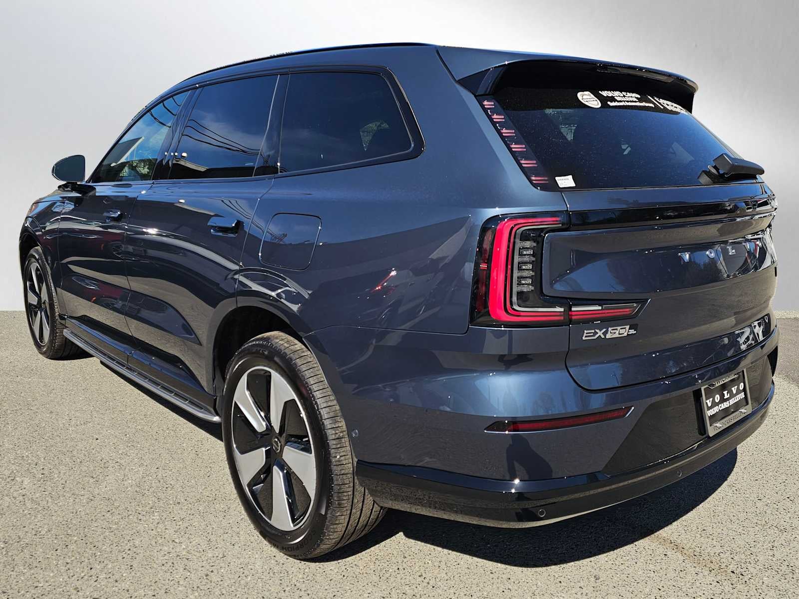 2025 Volvo EX90 Plus