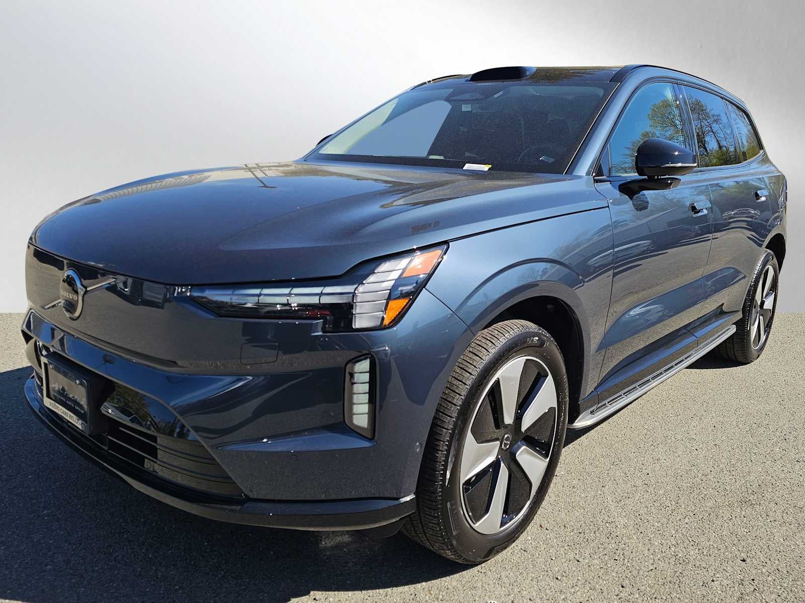 2025 Volvo EX90 Plus