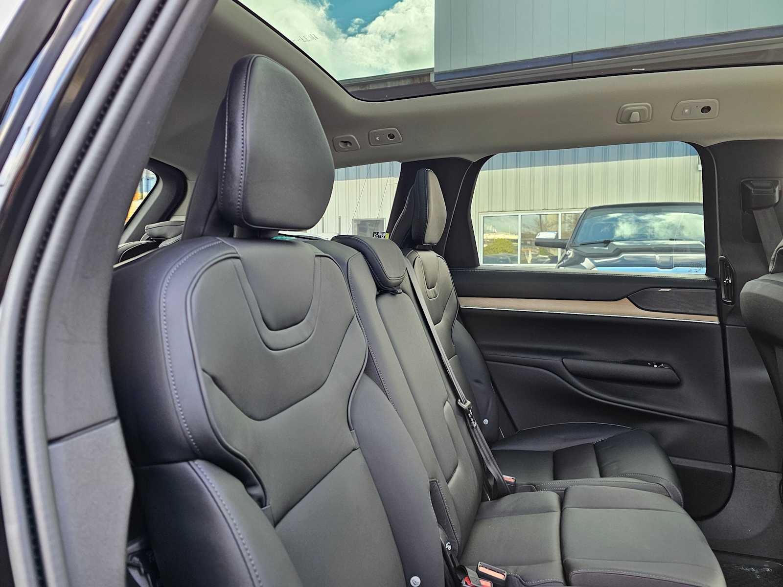 2025 Volvo EX90 Ultra