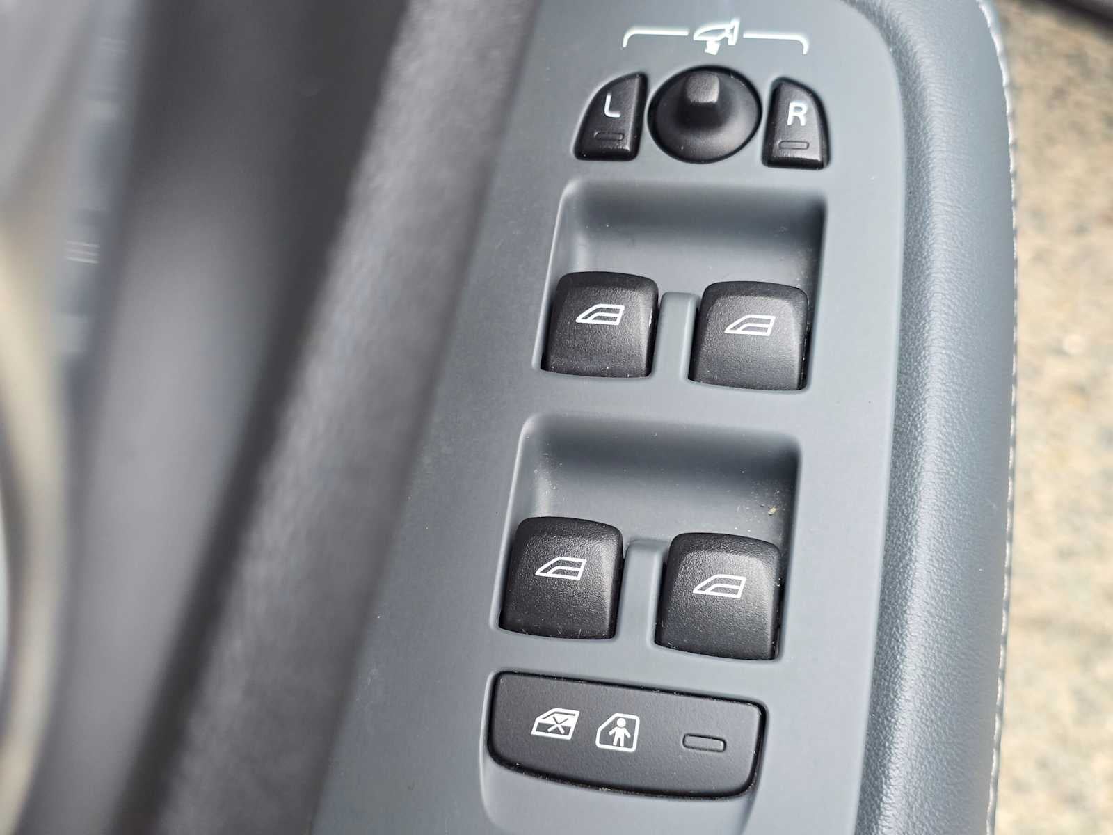 2022 Volvo S60 Recharge Plug-In Hybrid R-Design