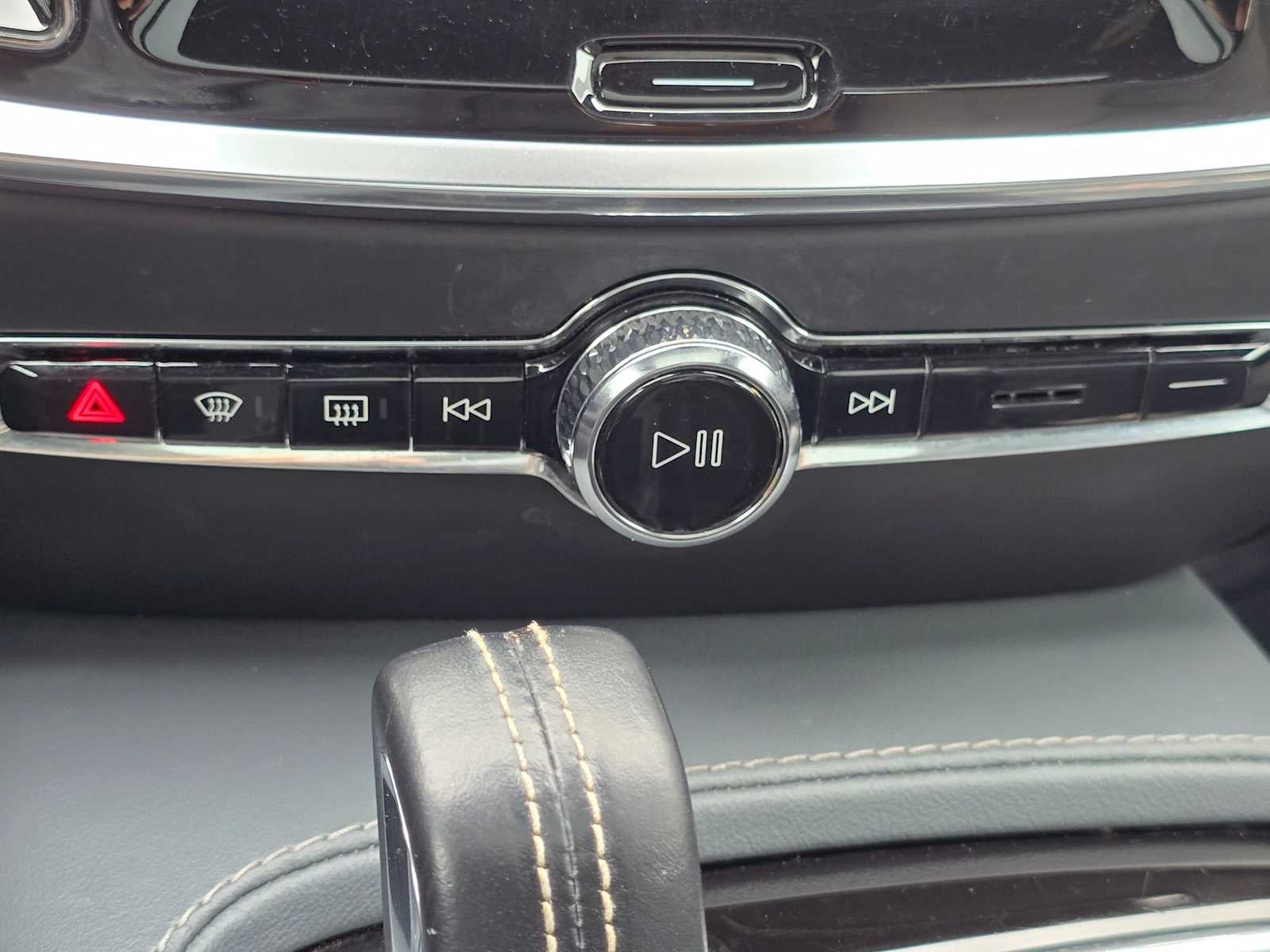 2022 Volvo S60 Recharge Plug-In Hybrid R-Design