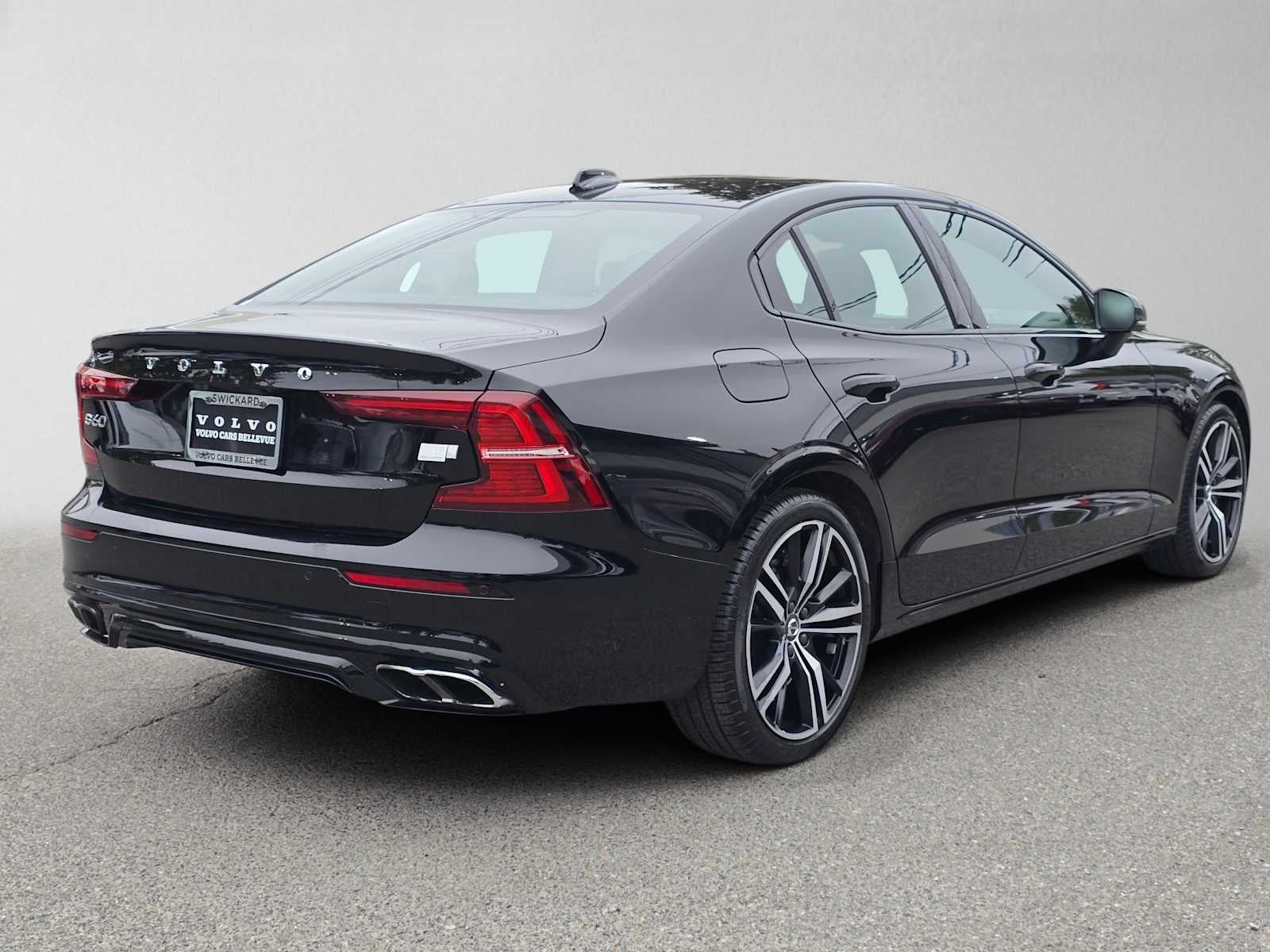 2022 Volvo S60 Recharge Plug-In Hybrid R-Design