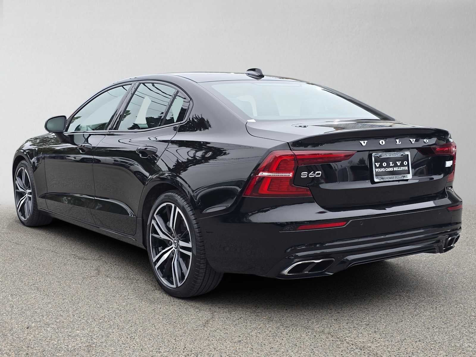 2022 Volvo S60 Recharge Plug-In Hybrid R-Design