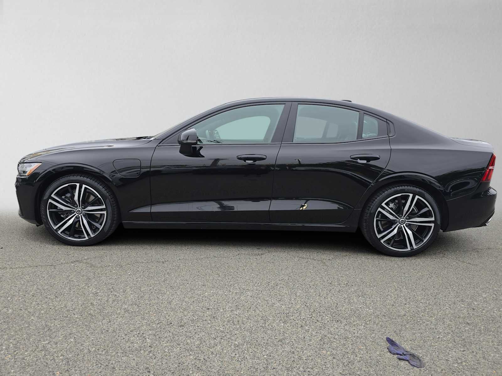 2022 Volvo S60 Recharge Plug-In Hybrid R-Design