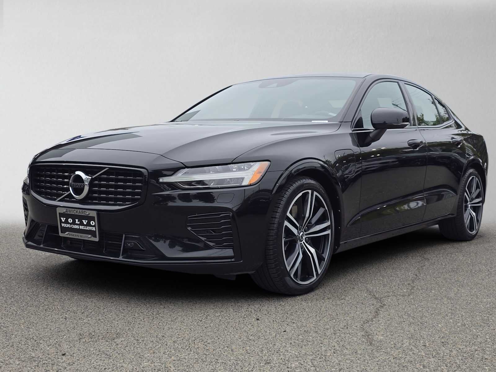 2022 Volvo S60 Recharge Plug-In Hybrid R-Design