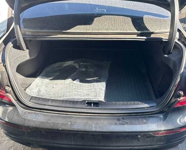 2022 Volvo S60 Recharge Plug-In Hybrid Black Edition R-Design