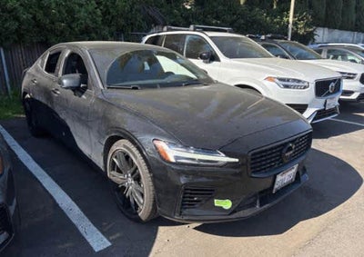 2022 Volvo S60 Recharge Plug-In Hybrid Black Edition R-Design