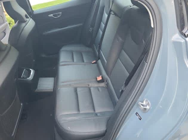 2023 Volvo S60 Recharge Plug-In Hybrid Plus Dark Theme