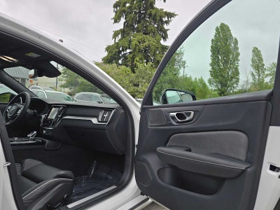 2023 Volvo S60 Recharge Plug-In Hybrid Ultimate Dark Theme