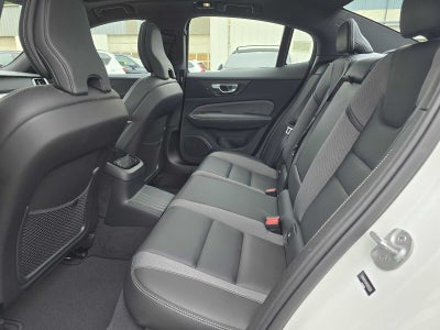 2023 Volvo S60 Recharge Plug-In Hybrid Ultimate Dark Theme