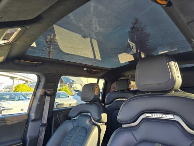 2025 Rivian R1S Adventure