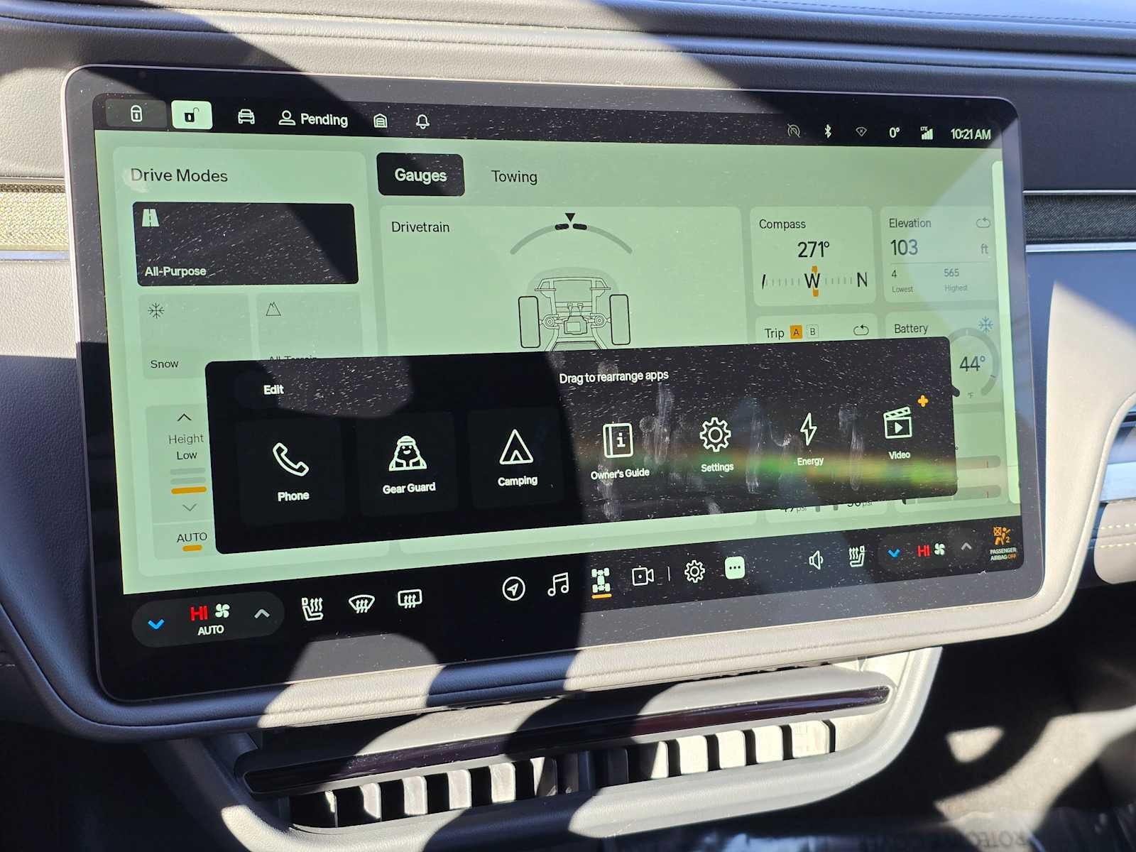 2025 Rivian R1S Adventure