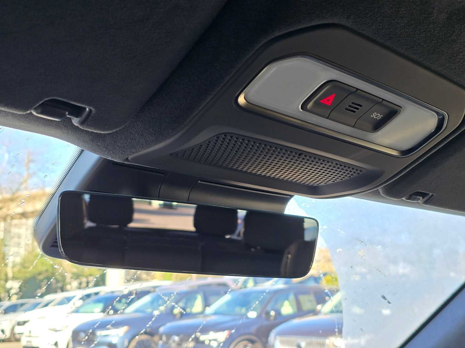 2025 Rivian R1S Adventure