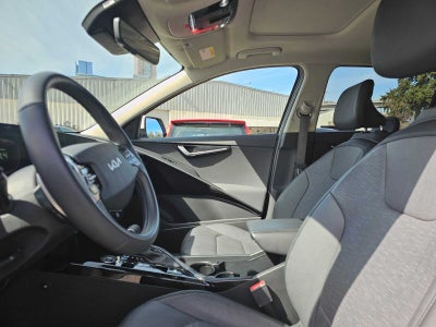2023 Kia Niro SX