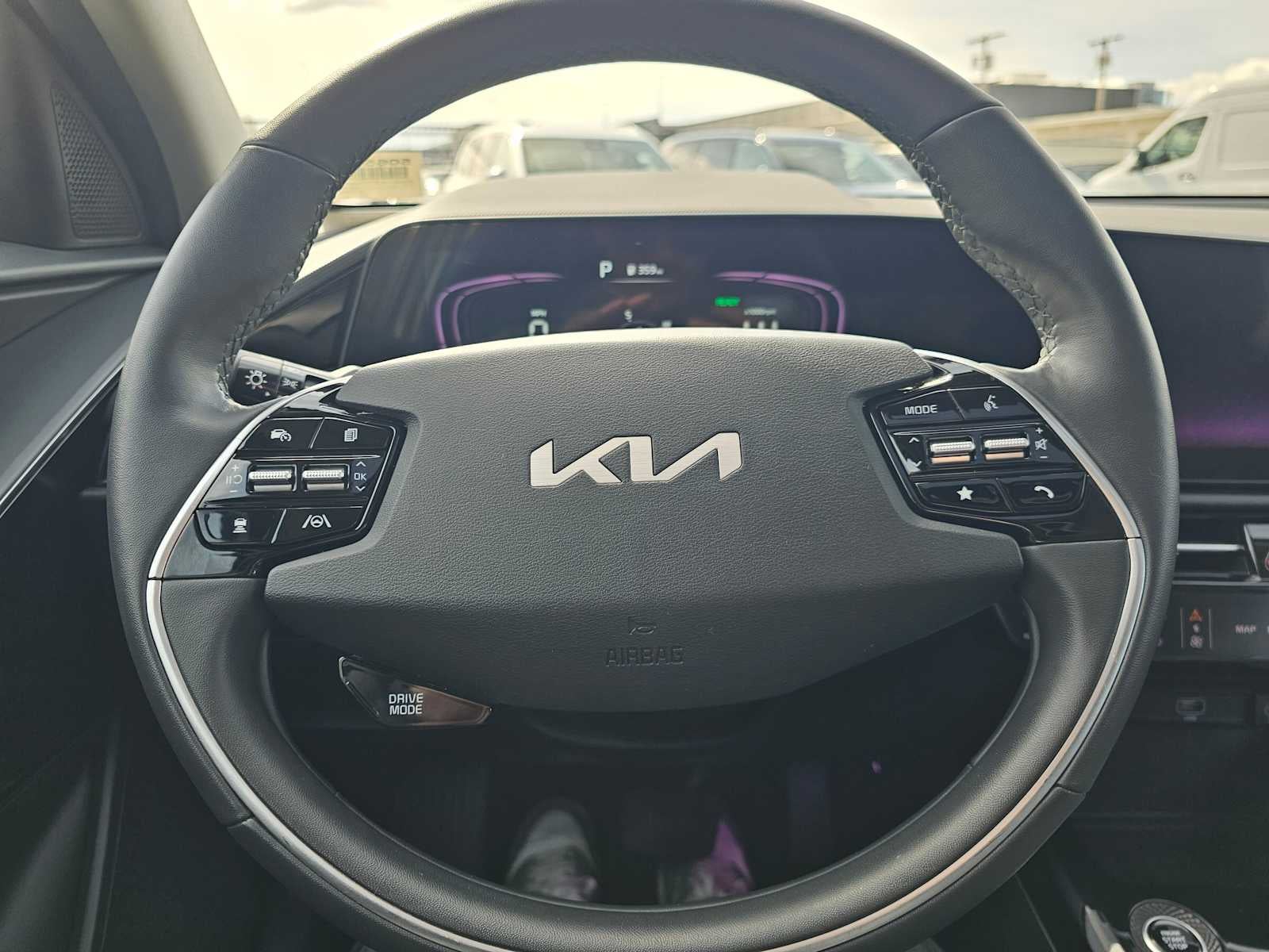 2023 Kia Niro SX