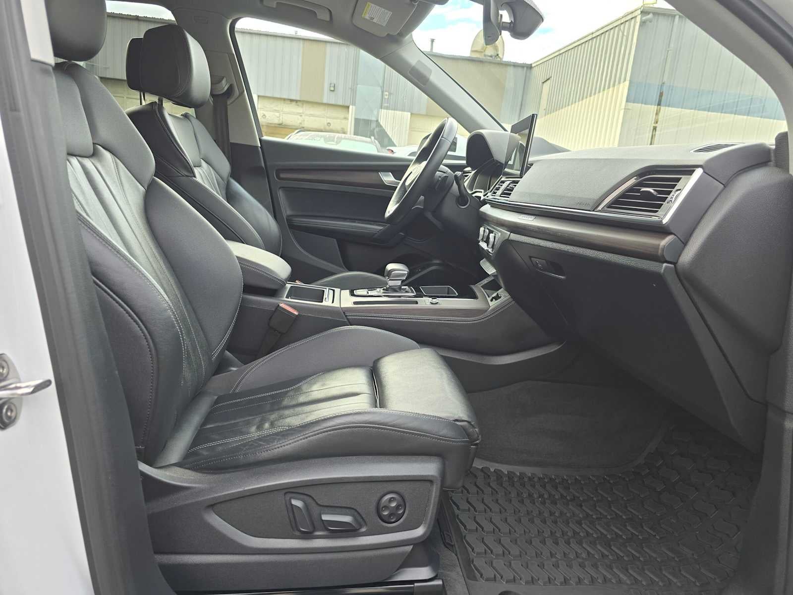 2022 Audi Q5 S line Premium Plus