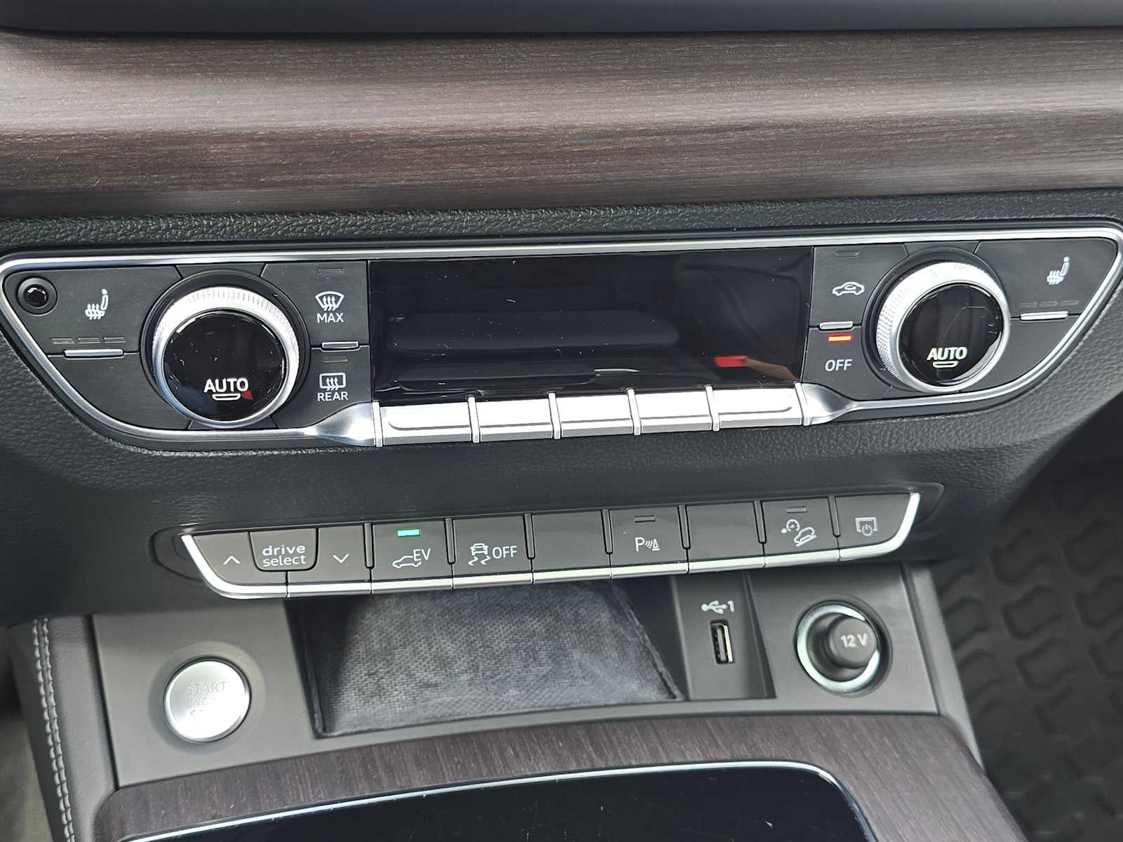 2022 Audi Q5 S line Premium Plus