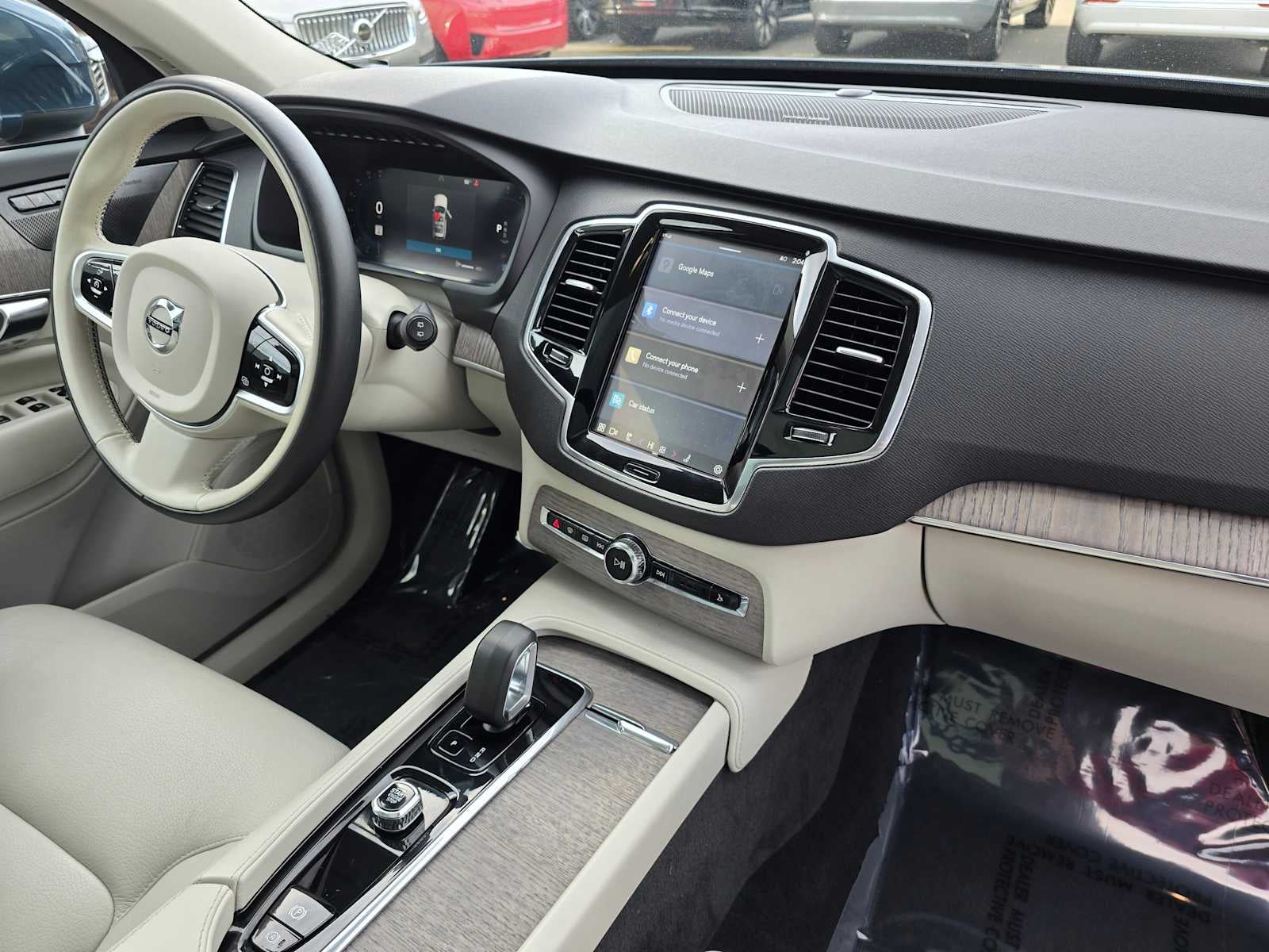 2023 Volvo XC90 Plus