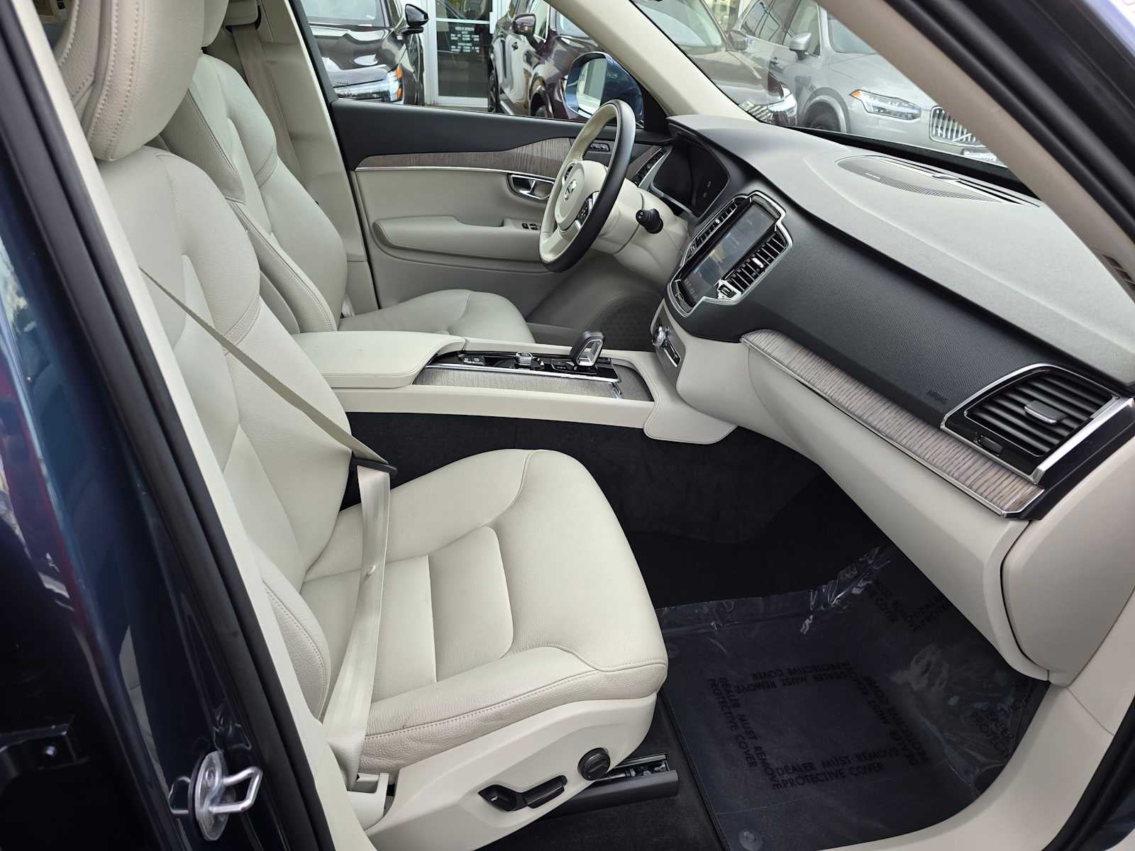 2023 Volvo XC90 Plus