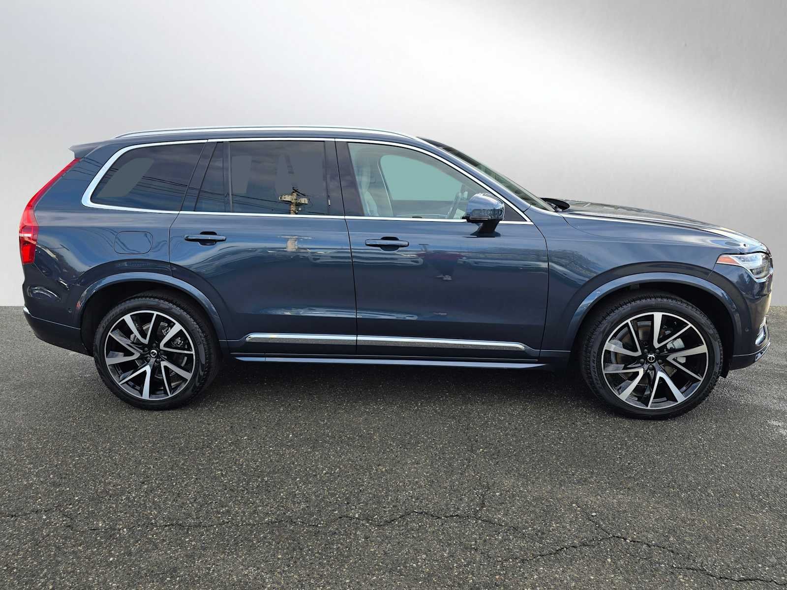 2023 Volvo XC90 Plus