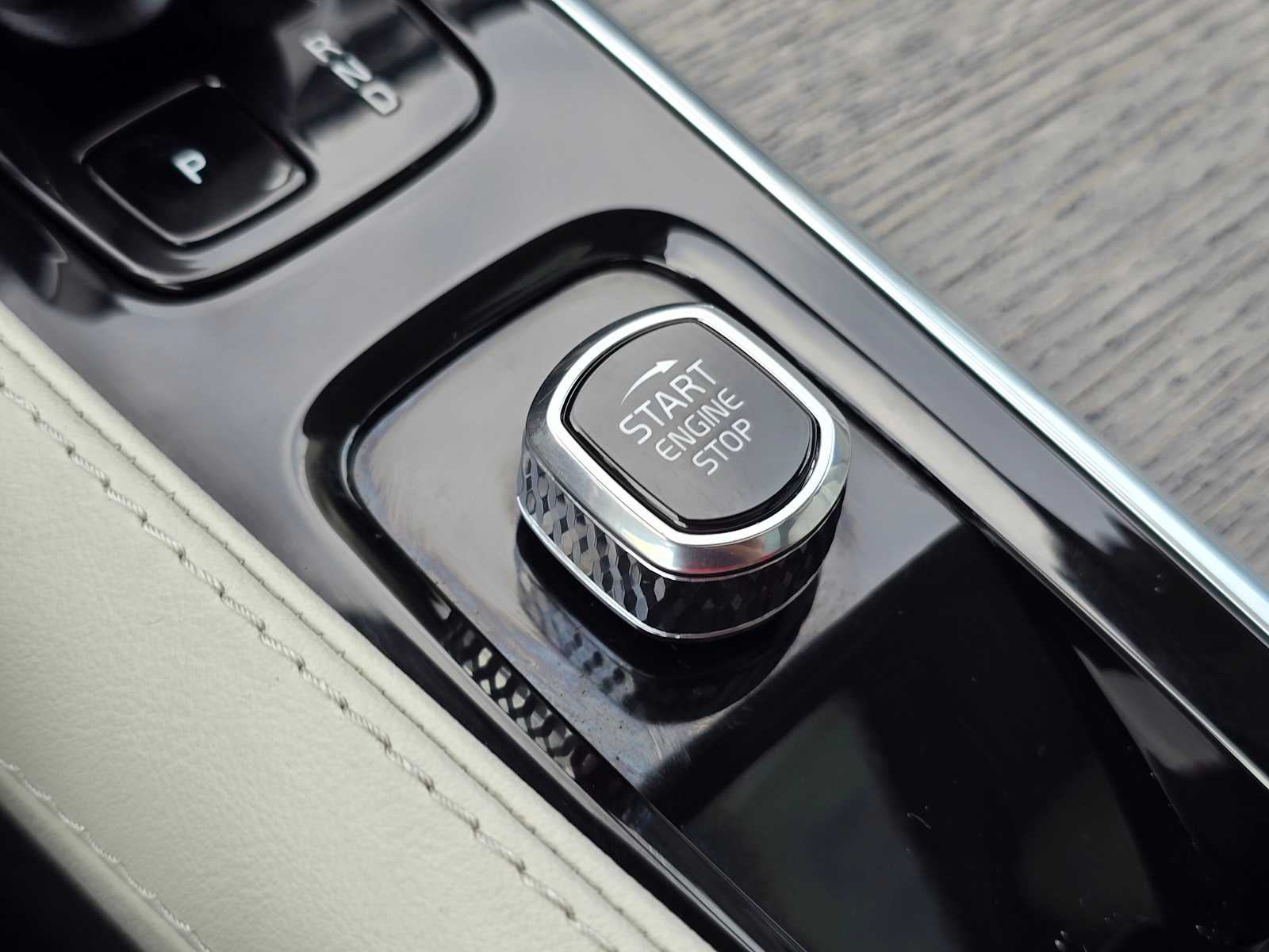 2023 Volvo XC90 Plus