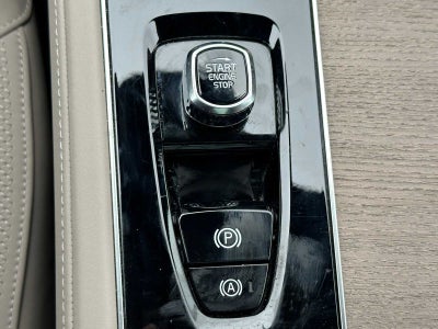 2025 Volvo XC90 Plus